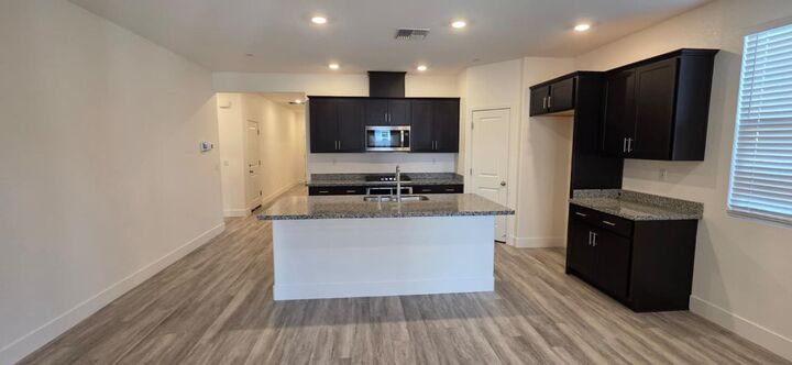Property Photo: 816 Loon Street CA 95330