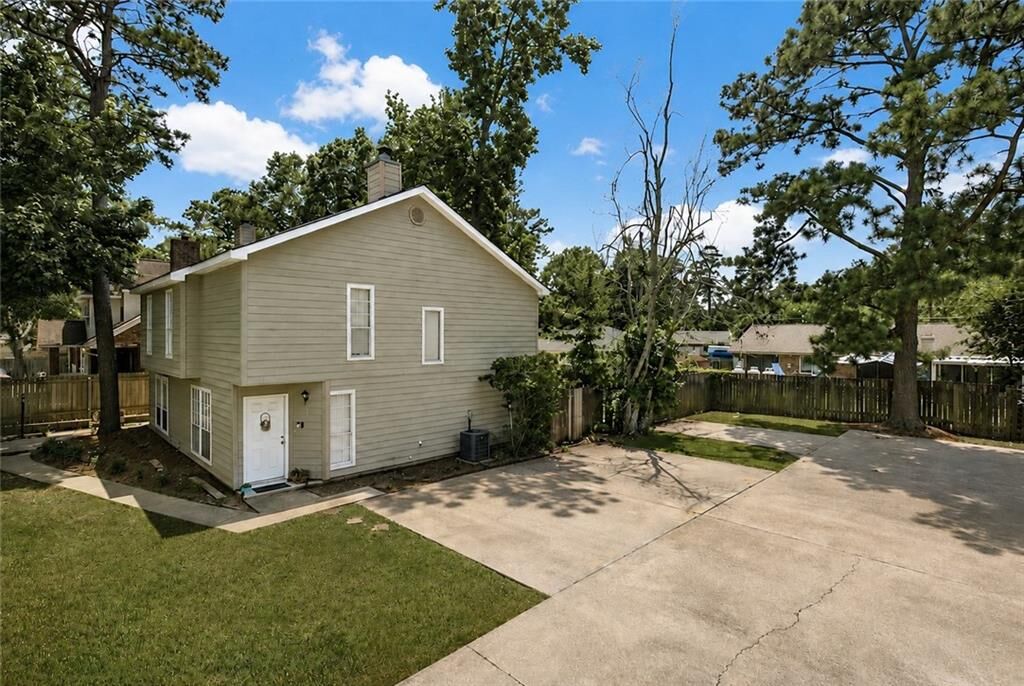 Property Photo: 740 Heavens Drive 10 LA 70471