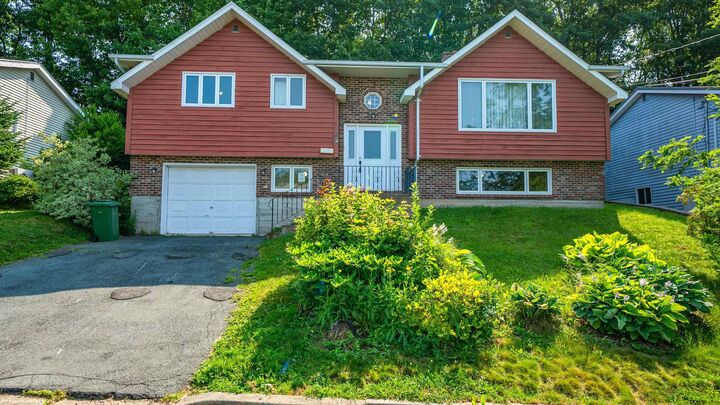 79 Riverview Crescent — photo 1