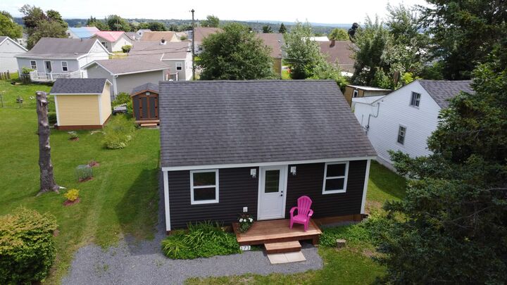 Property Photo: 173 Oak Street NS B0N 1C0