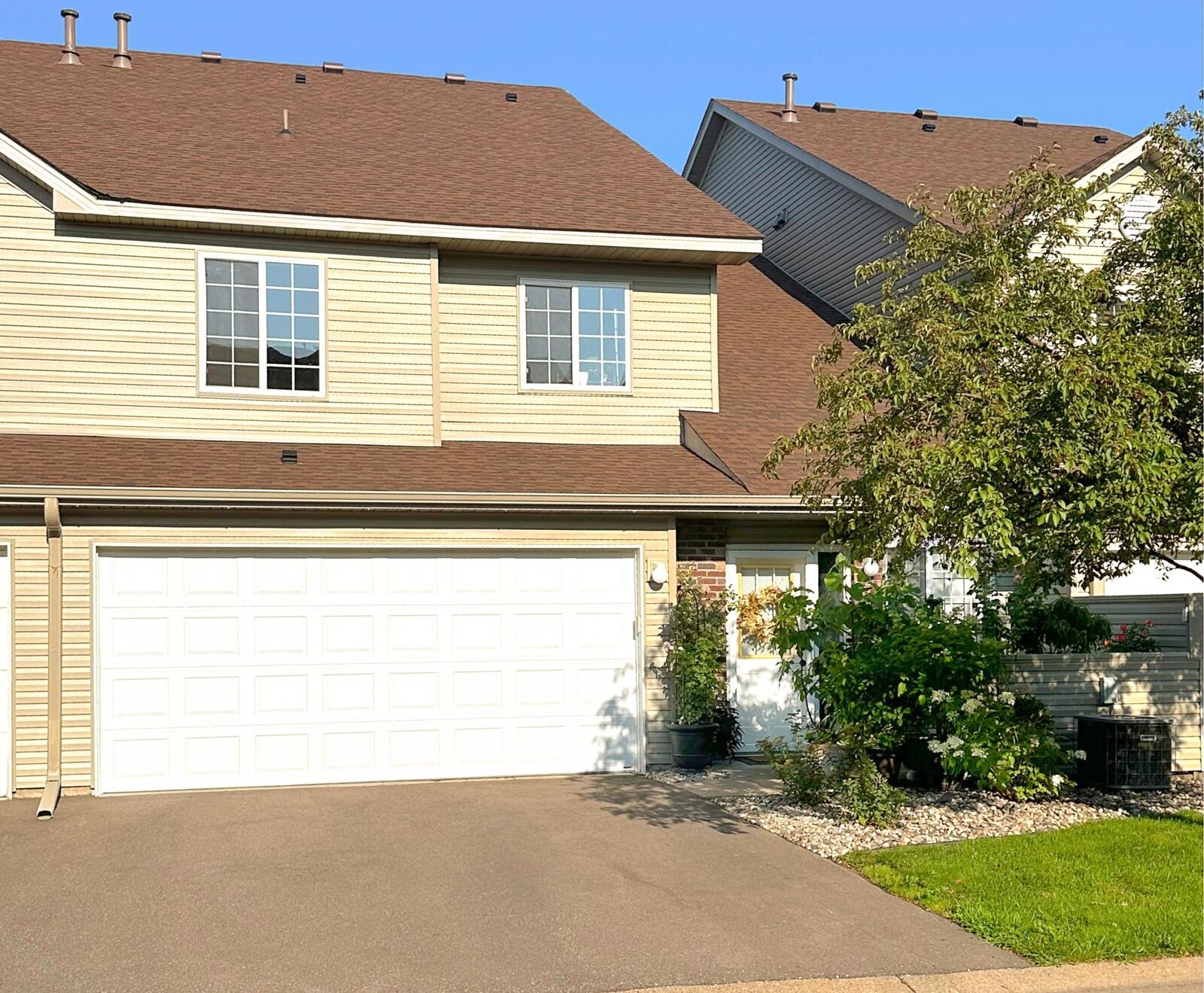 Property Photo:  2352 Oakridge Circle  WI 54016 