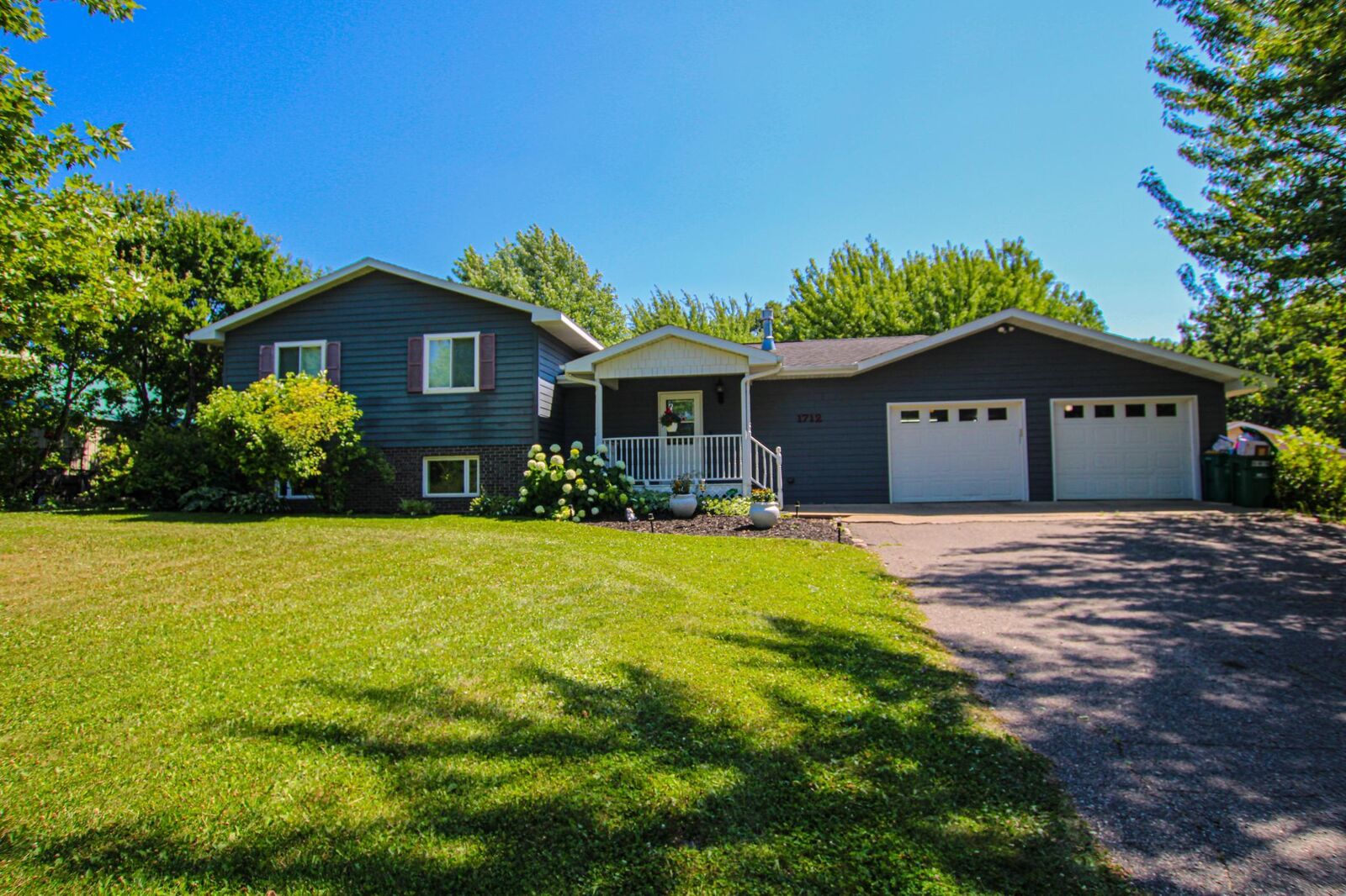 Property Photo: 1712 Cranberry Lane NE MN 56308