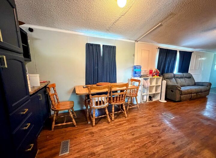 Property Photo: 404 S Linville Street MO 63537