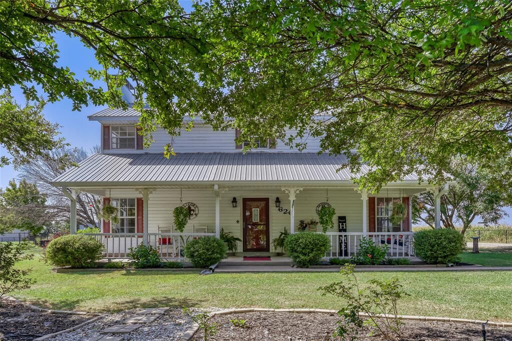 Property Photo: 626 Epps Road TX 75152
