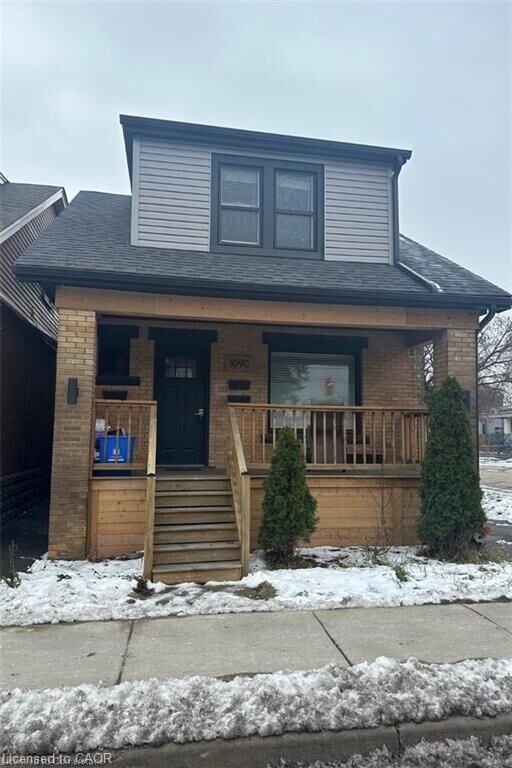 Property Photo:  1090 Cannon Street E Lower  ON L8L 2J4 