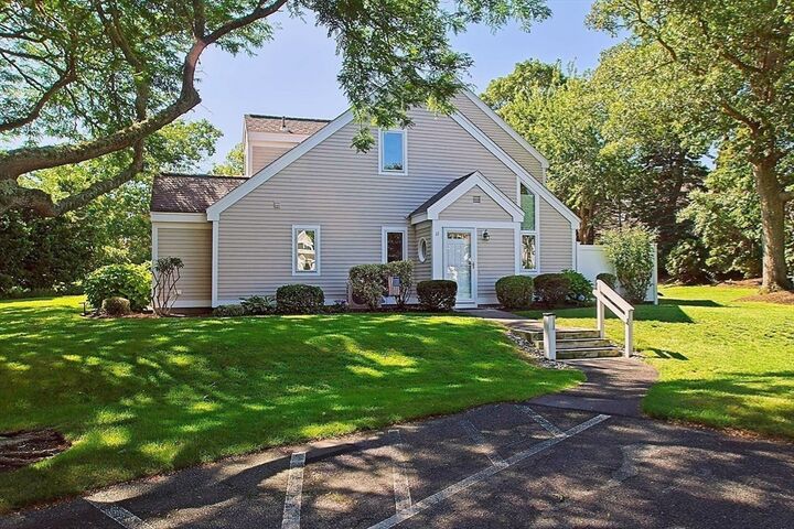 Property Photo:  11 Howland Circle 11  MA 02631 
