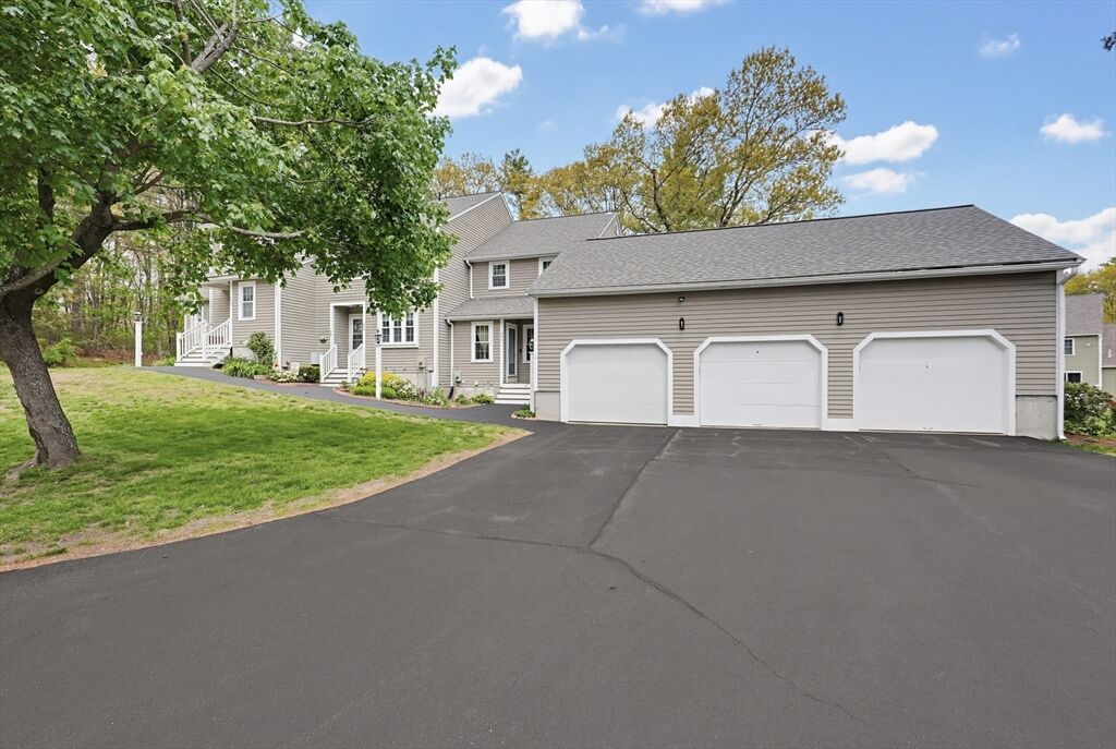 Property Photo:  206 Laurelwood Dr 206  MA 01747 