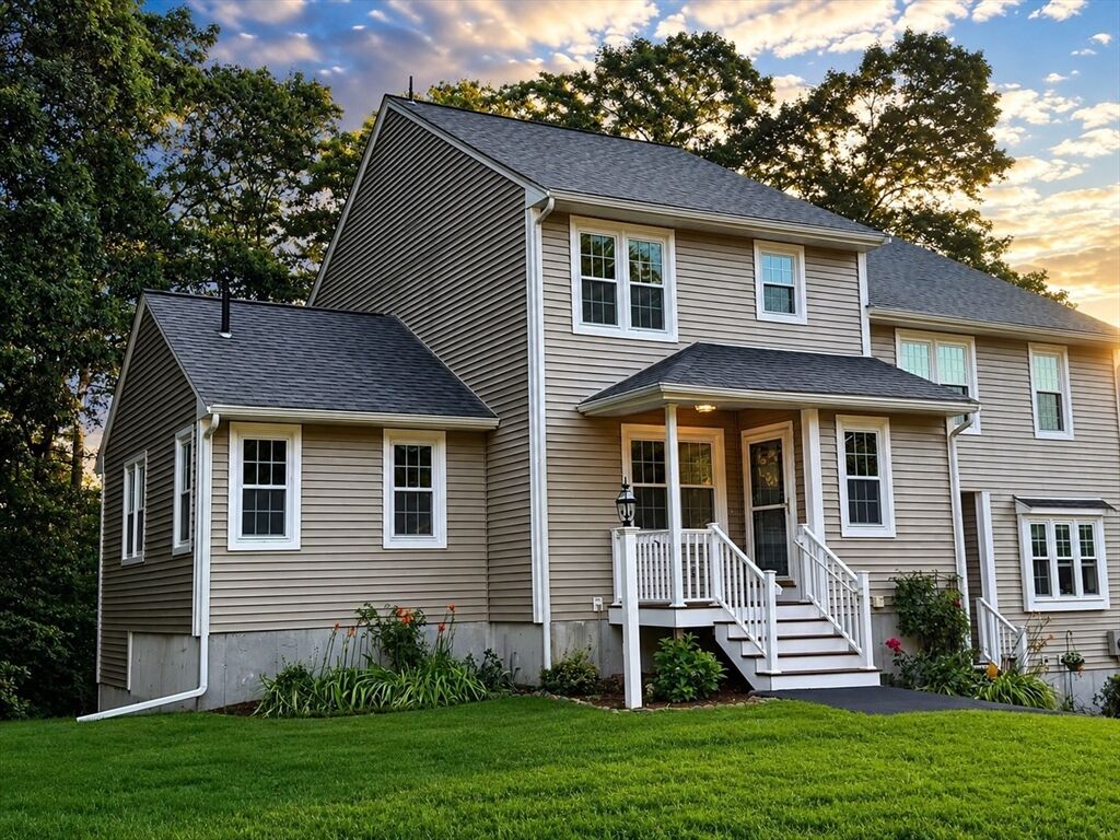 Property Photo: 206 Laurelwood Dr 206 MA 01747