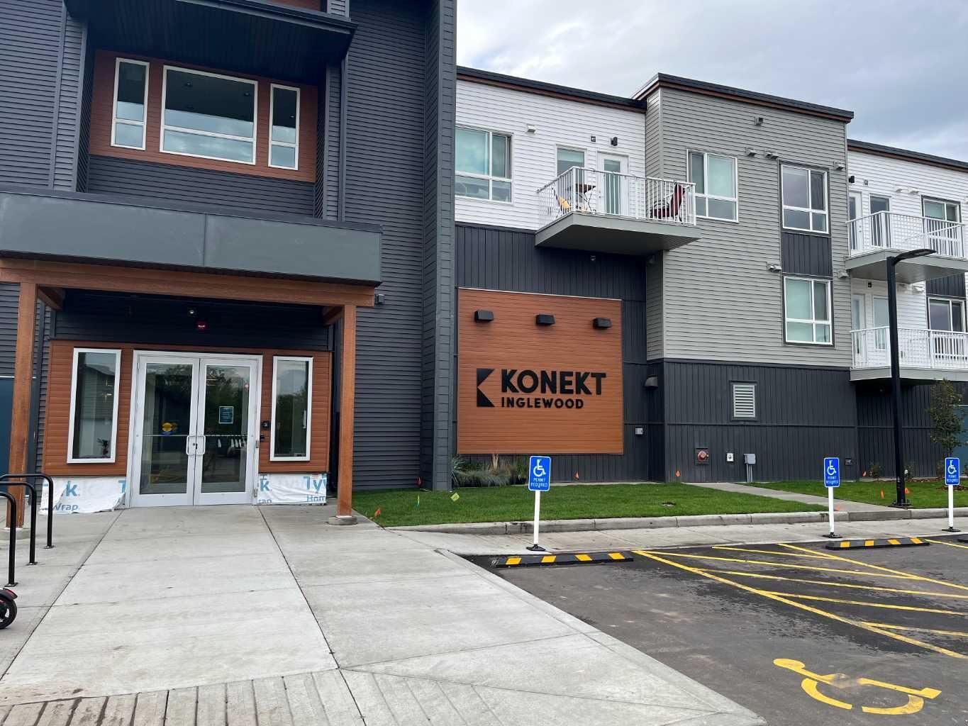 Property Photo:  1605 17 Street SE 105  AB T2G 2L7 