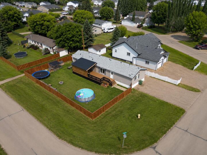Property Photo:  10226 103 Ave  AB T0H 2H0 