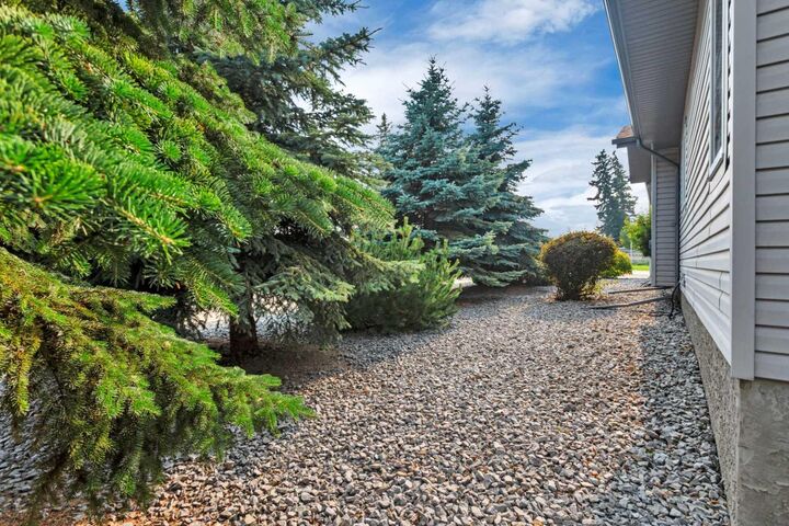 Property Photo: 7001 52 Street 1 AB T4L 0H5