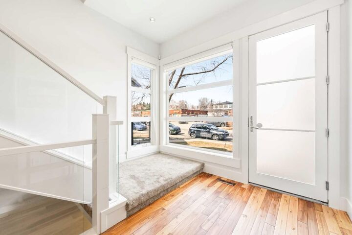 Property Photo: 2027 42 Avenue SW AB T2T 2M8