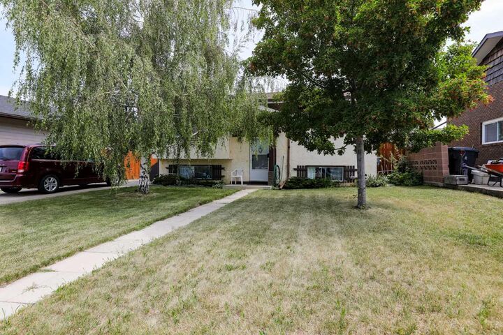 1031 Cameron Road S — photo 1