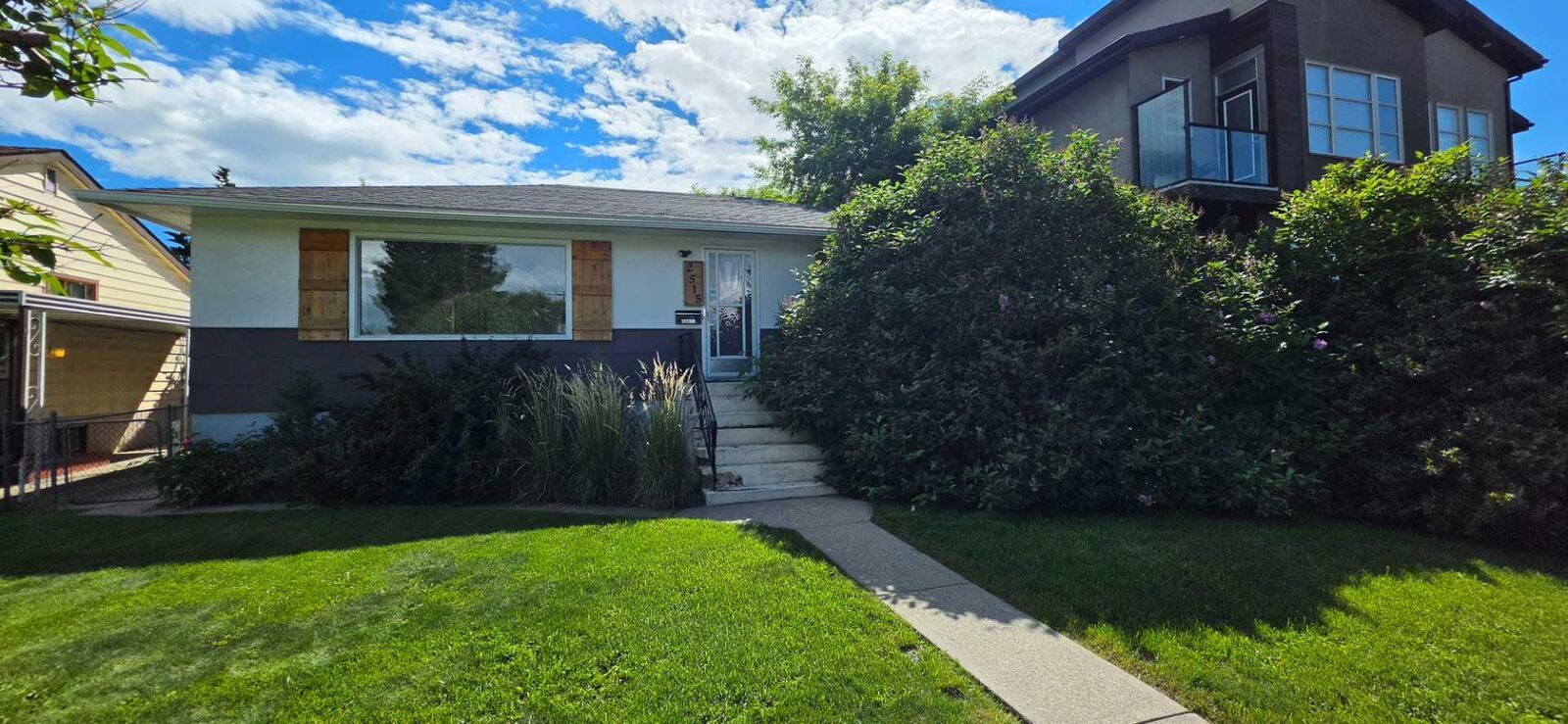Property Photo: 2515 Cochrane Road NW AB T2M 4H8