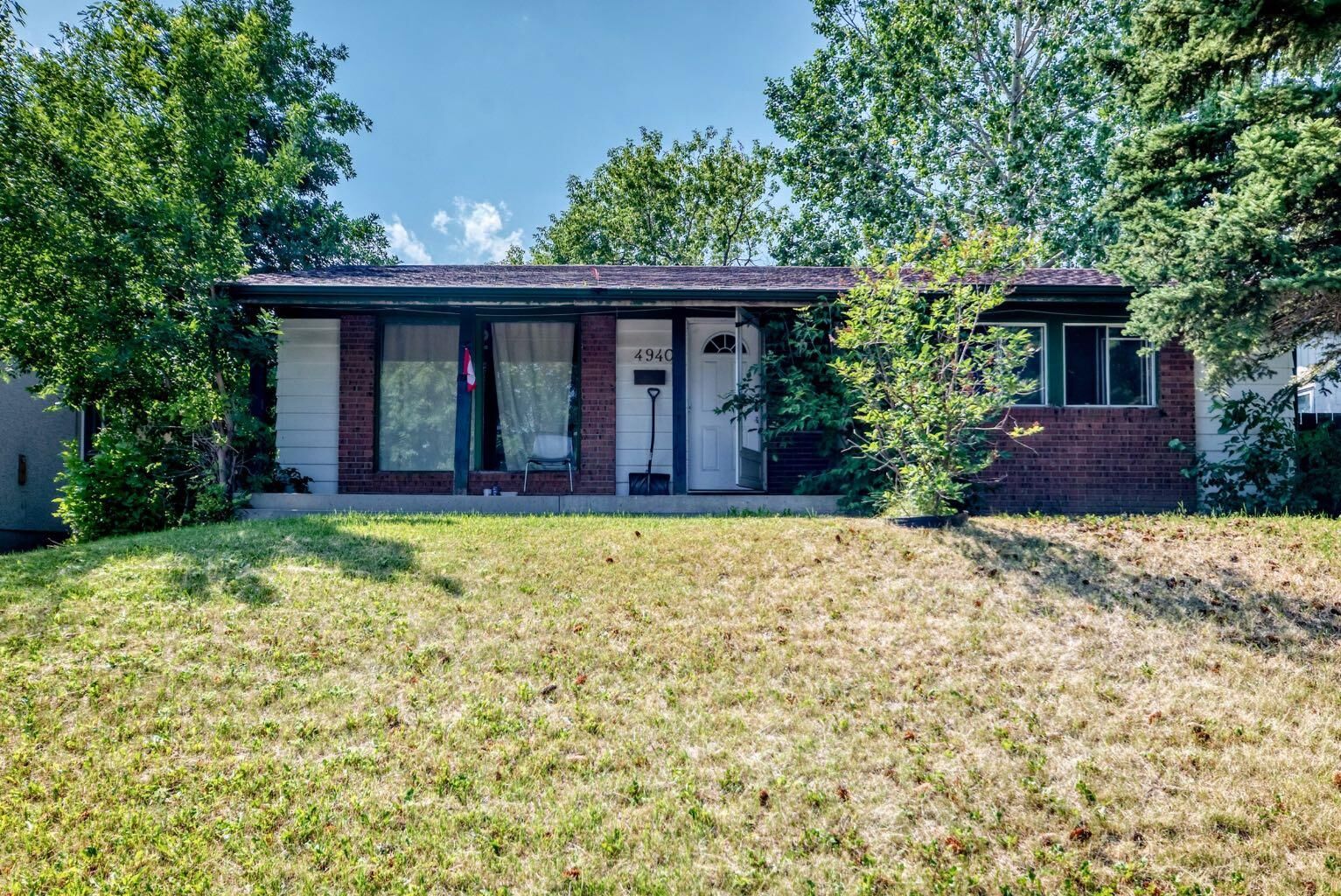 Property Photo: 4940 Rundlewood Road NE AB T1Y 1B4