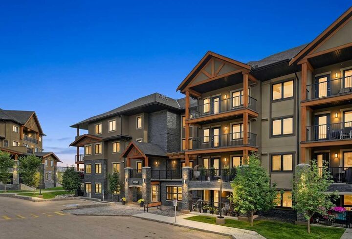 Property Photo: 450 Kincora Glen Road NW 1403 AB T3R 1S2