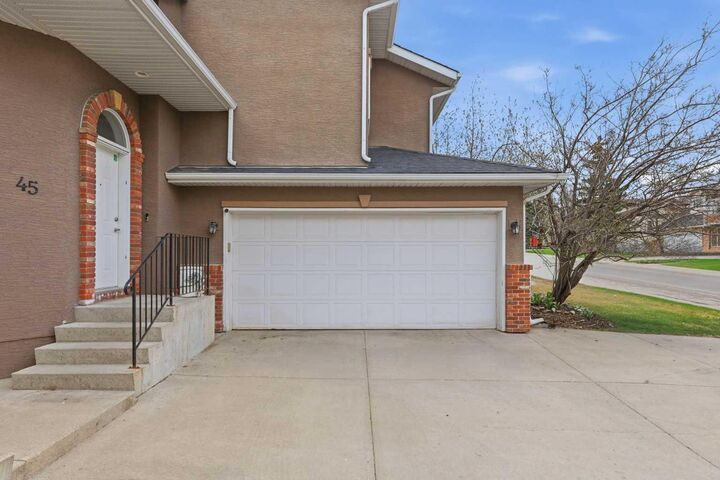 Property Photo: 45 Patterson Hill SW AB T3H 2E6