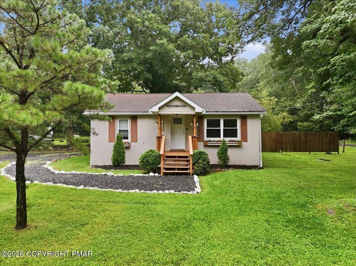Property Photo:  332 Route 390  PA 18326 