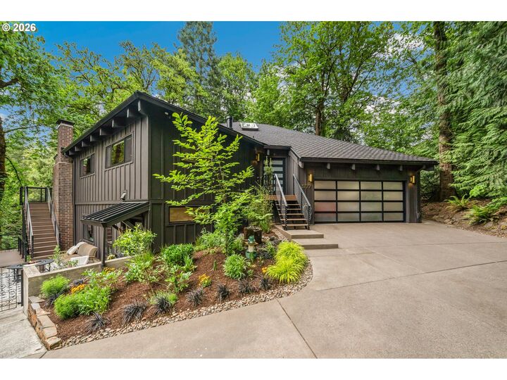 Property Photo: 3777 Parkwood Way OR 97068