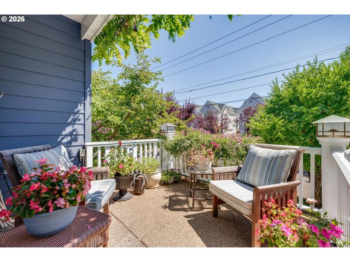 Property Photo:  5921 S Kelly Ave  OR 97239 