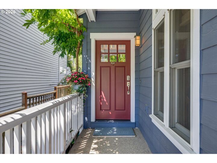 Property Photo:  5921 S Kelly Ave  OR 97239 