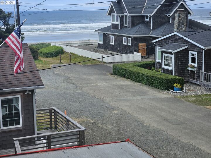 Property Photo: 223 W Kenai St OR 97110