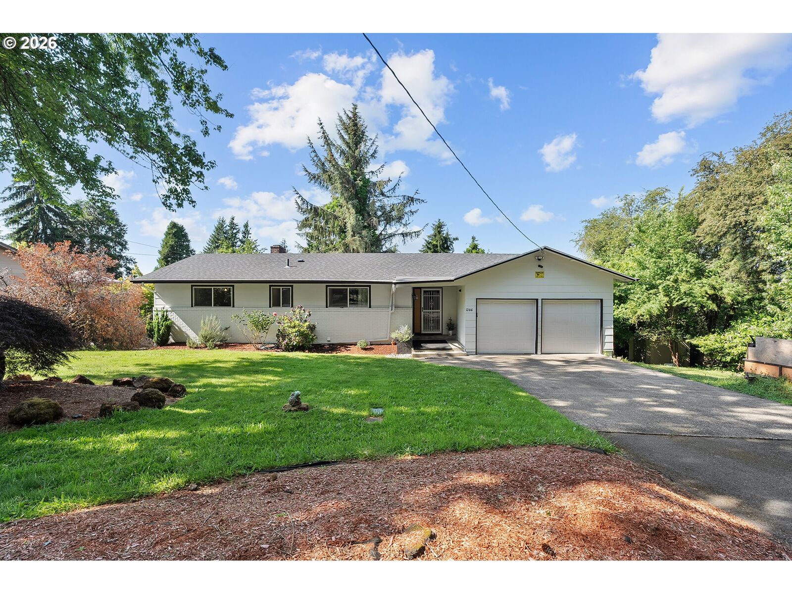 Property Photo:  12441 SE Knapp St  OR 97236 