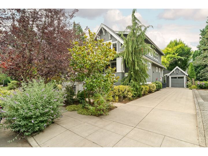 Property Photo: 1212 SE Harney St OR 97202