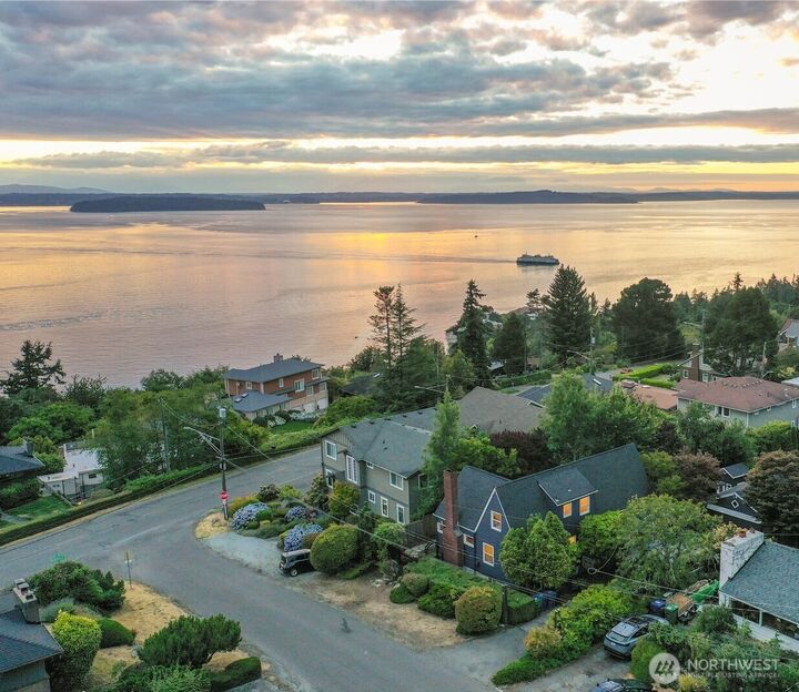Property Photo: 4432 SW 102nd Street WA 98146
