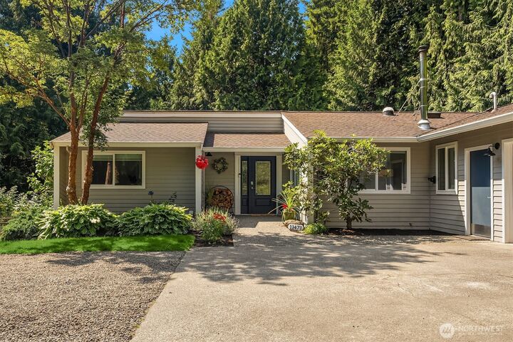 Property Photo:  11471  Kallgren Road NE  WA 98110 