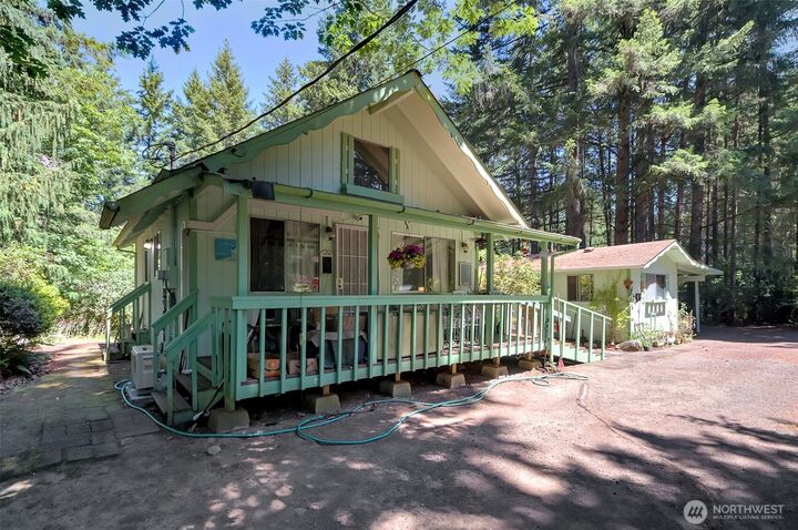Property Photo:  71 E Leisure Lane  WA 98546 