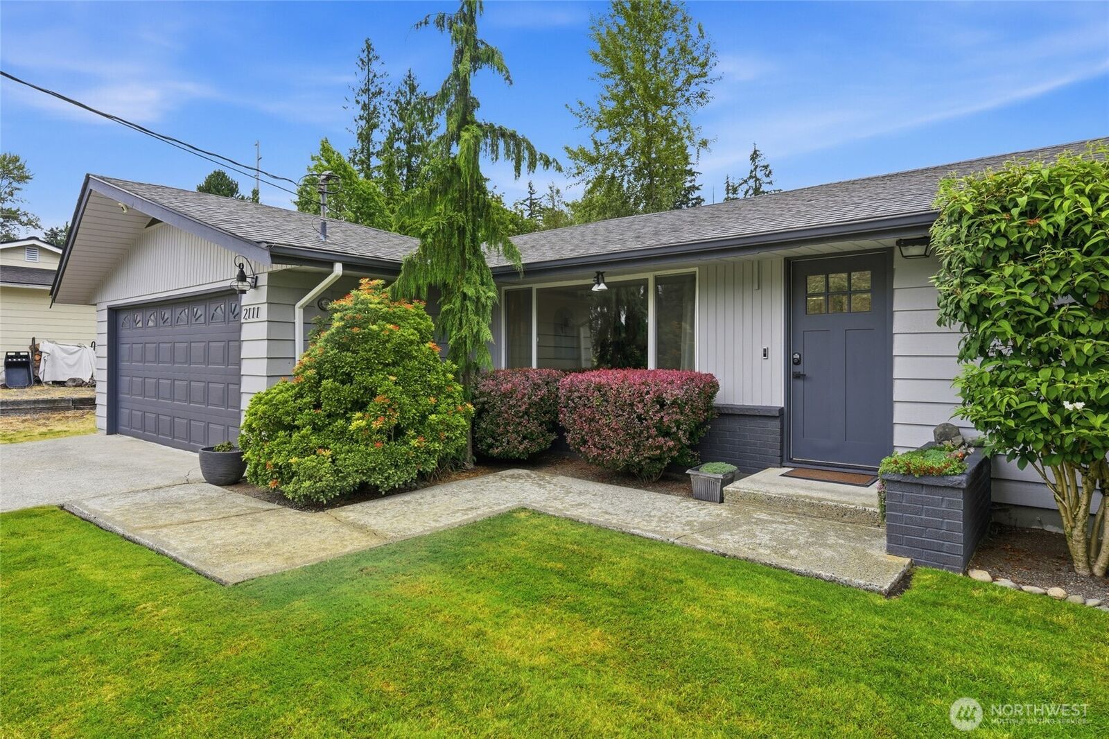 Property Photo: 2111 93rd Drive SE WA 98258