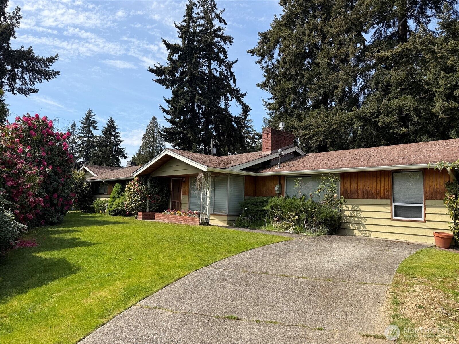 Property Photo:  1251  111th Avenue NE  WA 98004 