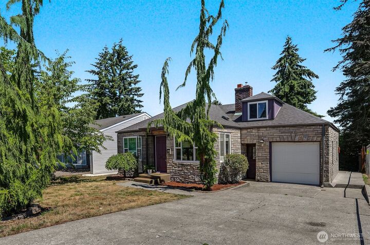 Property Photo:  4711  Colby Avenue  WA 98203 
