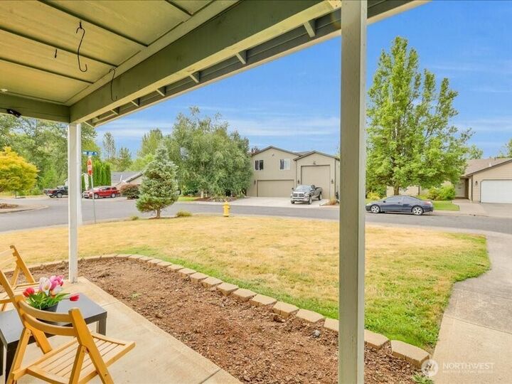 Property Photo: 2520 NW 3rd Way WA 98604