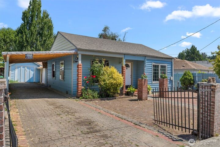 Property Photo: 9344 52nd Avenue S WA 98118