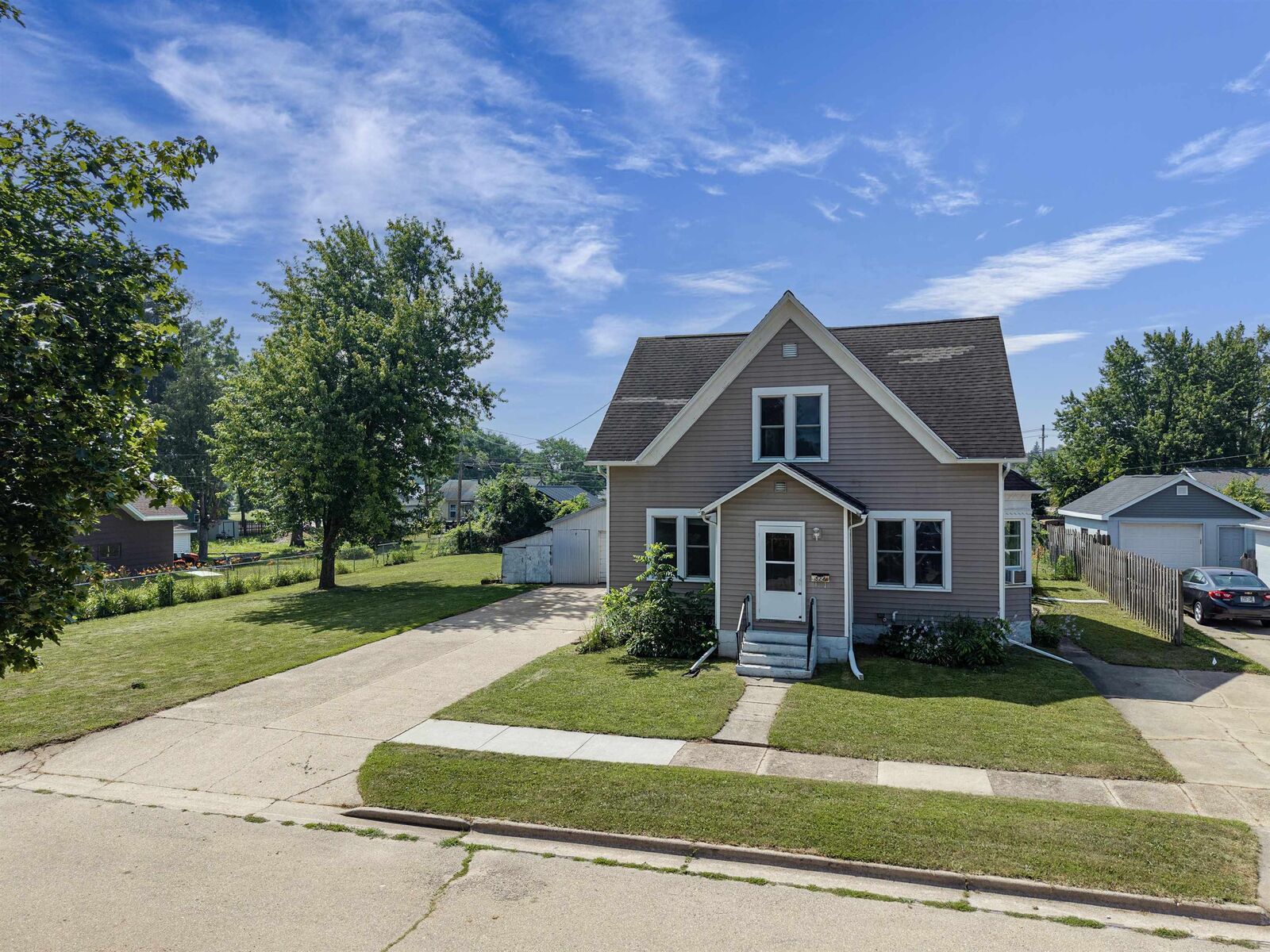Property Photo:  524 Bruce Street  WI 54961 