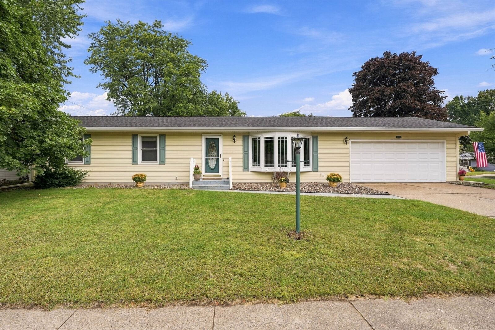 Property Photo: 1470 Cummings Avenue WI 54701