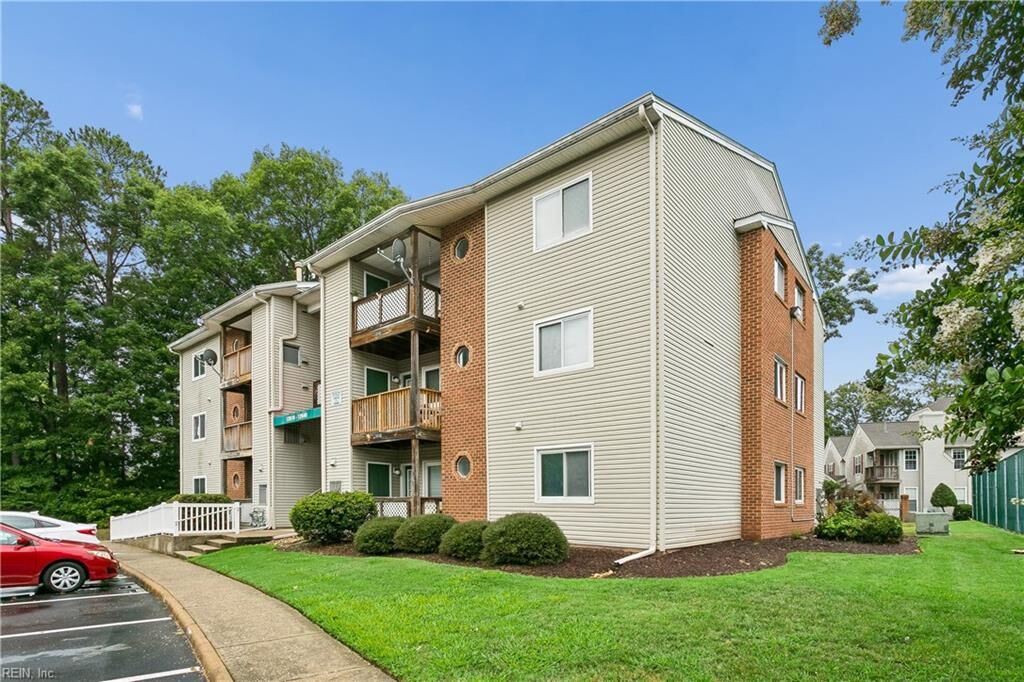 Property Photo: 12622 Daybreak Cir VA 23602