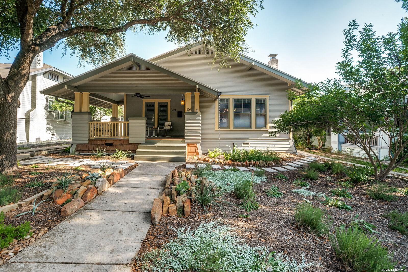 Property Photo: 428 Queen Anne Ct TX 78209
