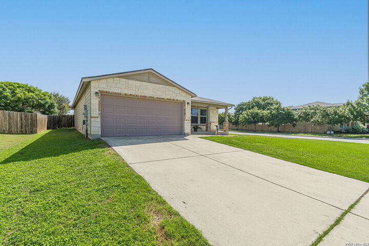 Property Photo:  1437 Prairie Rock  TX 78130 