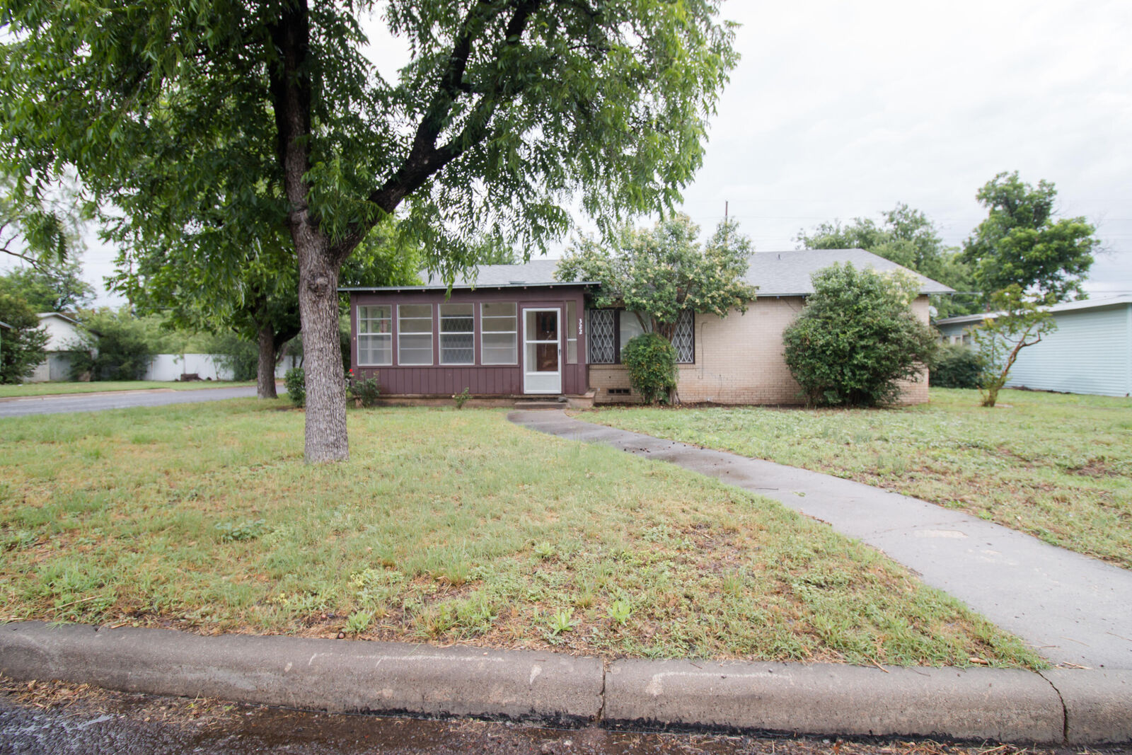 Property Photo: 322 N Jackson Street TX 76901