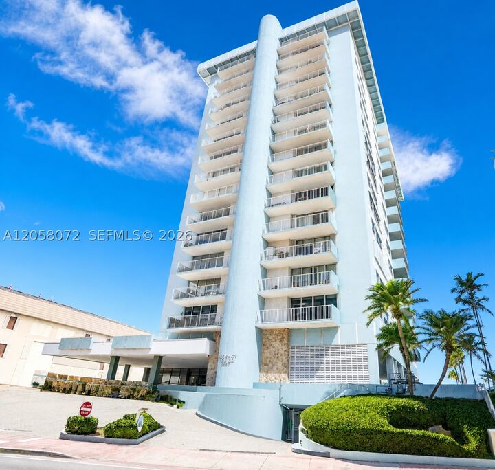 Property Photo: 5838 Collins Ave 5G FL 33140