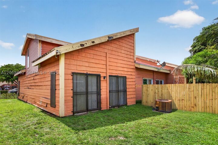 Property Photo: 2422 NW 55th Ter FL 33313