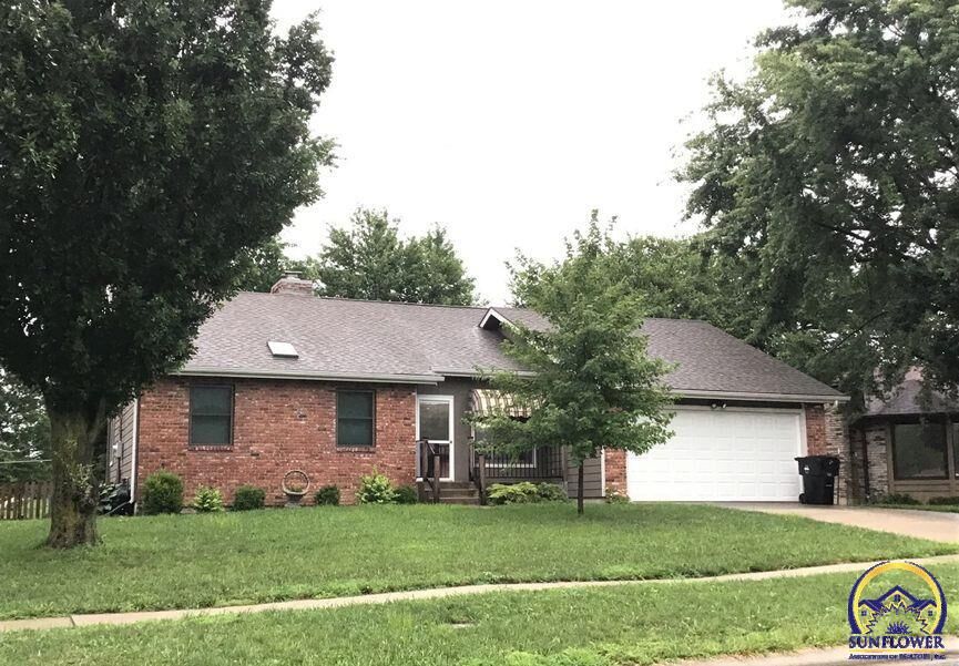 Property Photo: 4224 SW Colly Creek Dr KS 66610