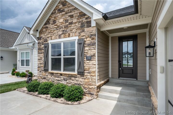 Property Photo:  1702 Greenbrier Place  IN 47126 
