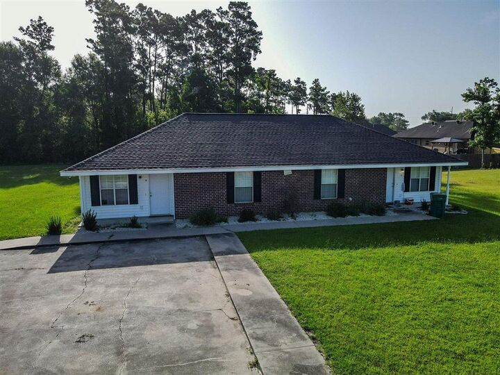 Property Photo:  1304 Lewis Street  LA 70663 