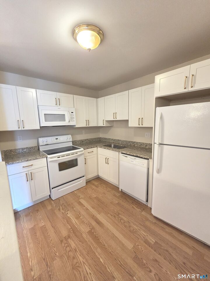 Property Photo: 2118 Cromwell Hills Drive 2118 CT 06416