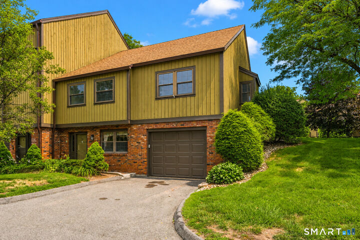Property Photo:  69 Mattabasset Drive 69  CT 06450 