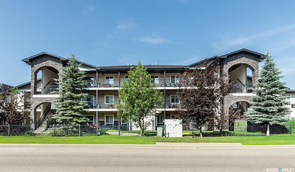 Property Photo:  125 Willis Crescent 118  SK S7T 0T1 